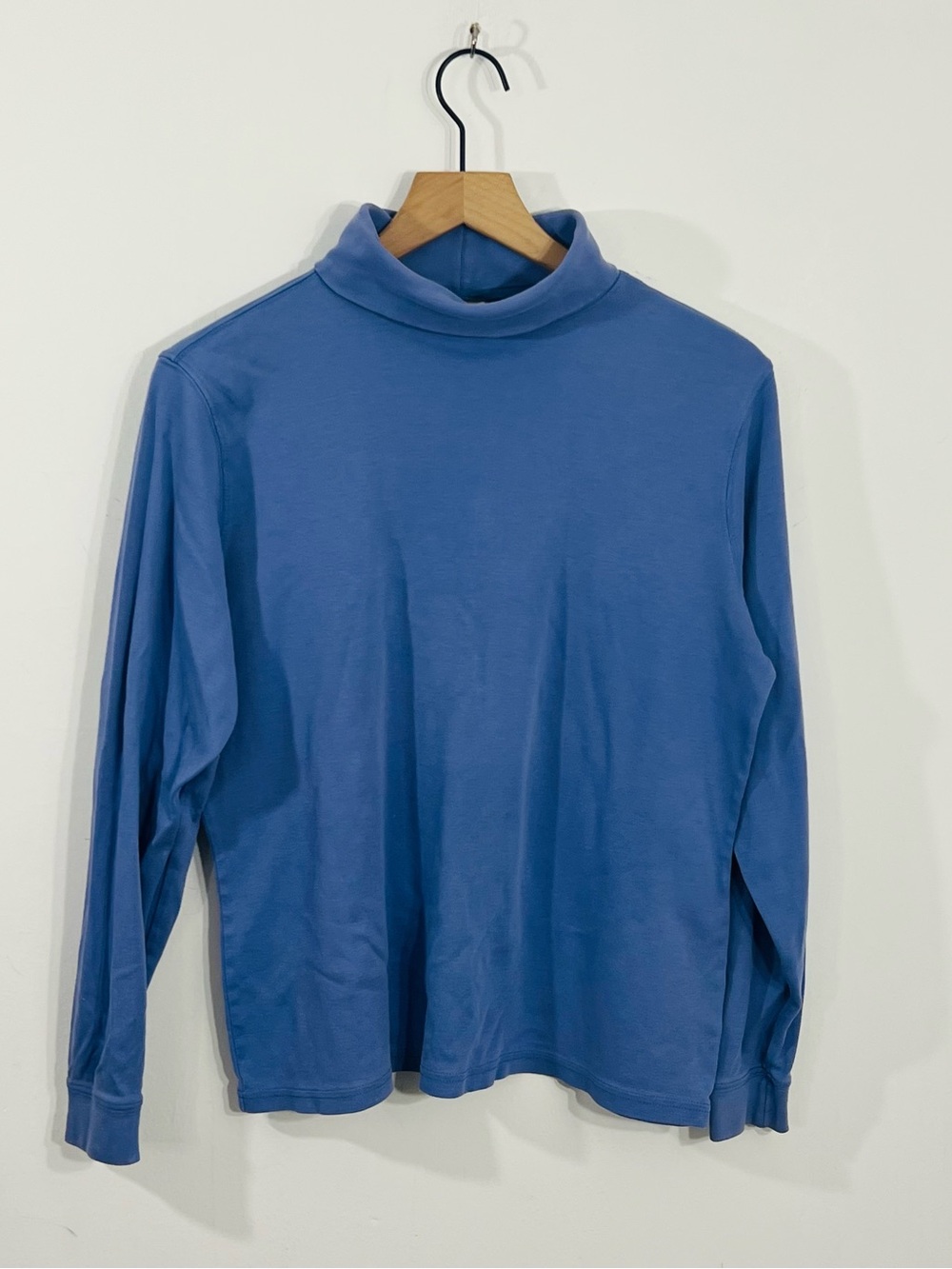 L.L. Bean Pullover Beautiful Shade Of Blue Long Sleeve Turtleneck Sweater Size L